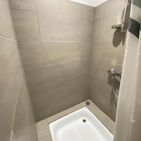 Apartment Spacieux Avec Terrasses Et Parking A - Fr-1-494-73 *